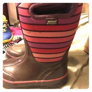 Toddler girl bogs size 10